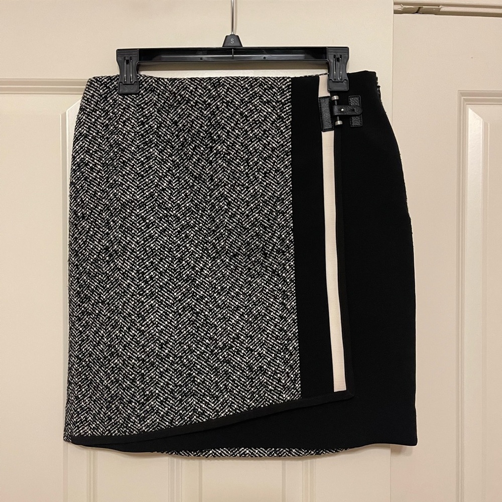 Chic Black and Gray Skirt